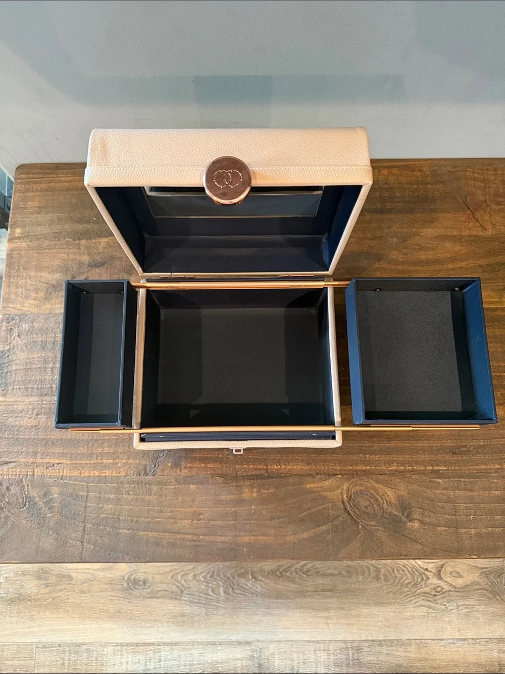 Caboodles Beige Pale Pink Lifestyle Train Case with Rose Gold Hardware